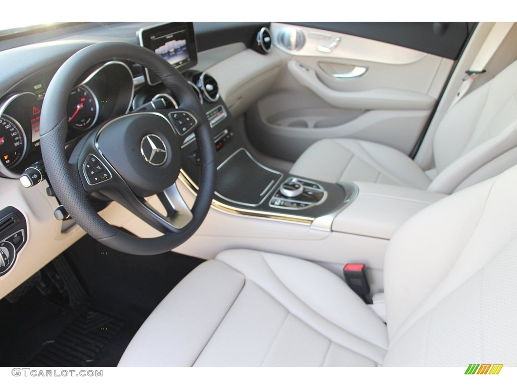 2019 GLC 350e 4Matic - Black / Silk Beige/Black photo #8