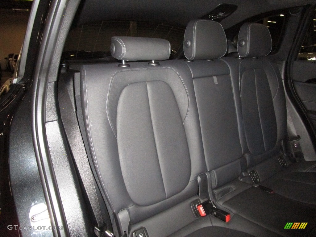 2019 X1 xDrive28i - Jet Black / Black photo #18