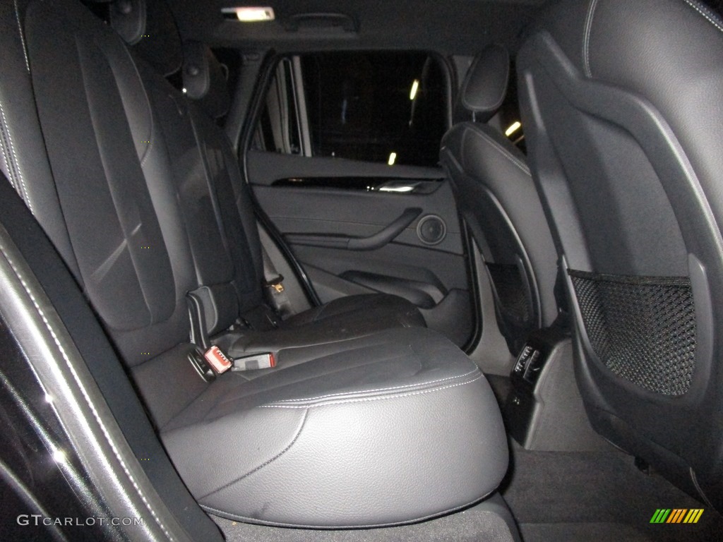 2019 X1 xDrive28i - Jet Black / Black photo #19