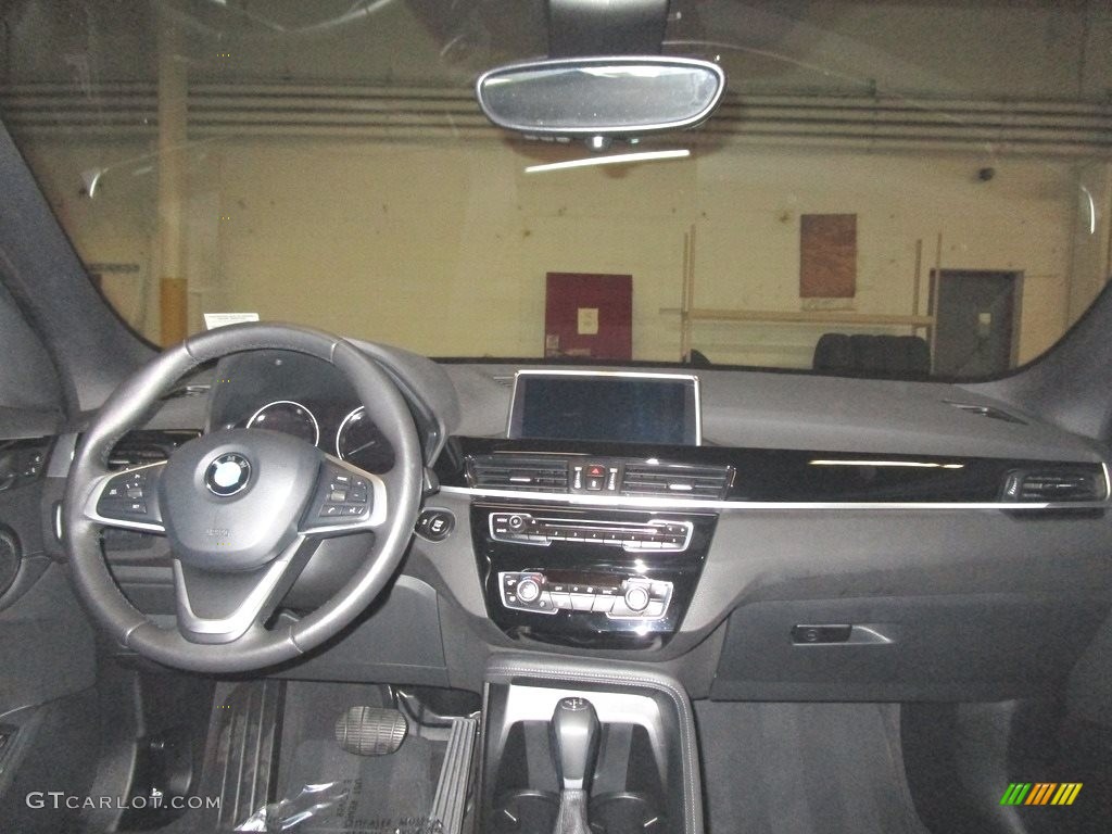 2019 X1 xDrive28i - Jet Black / Black photo #23