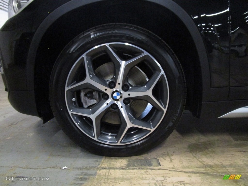 2019 X1 xDrive28i - Jet Black / Black photo #30