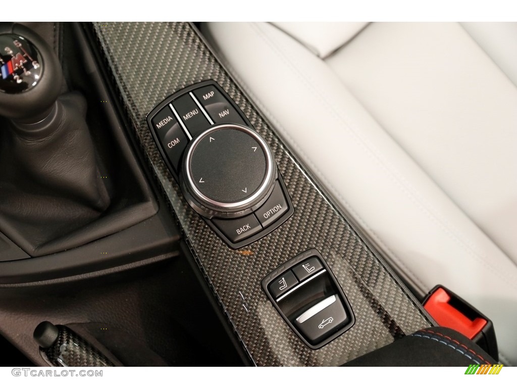 2018 BMW M4 Convertible Controls Photo #135269478