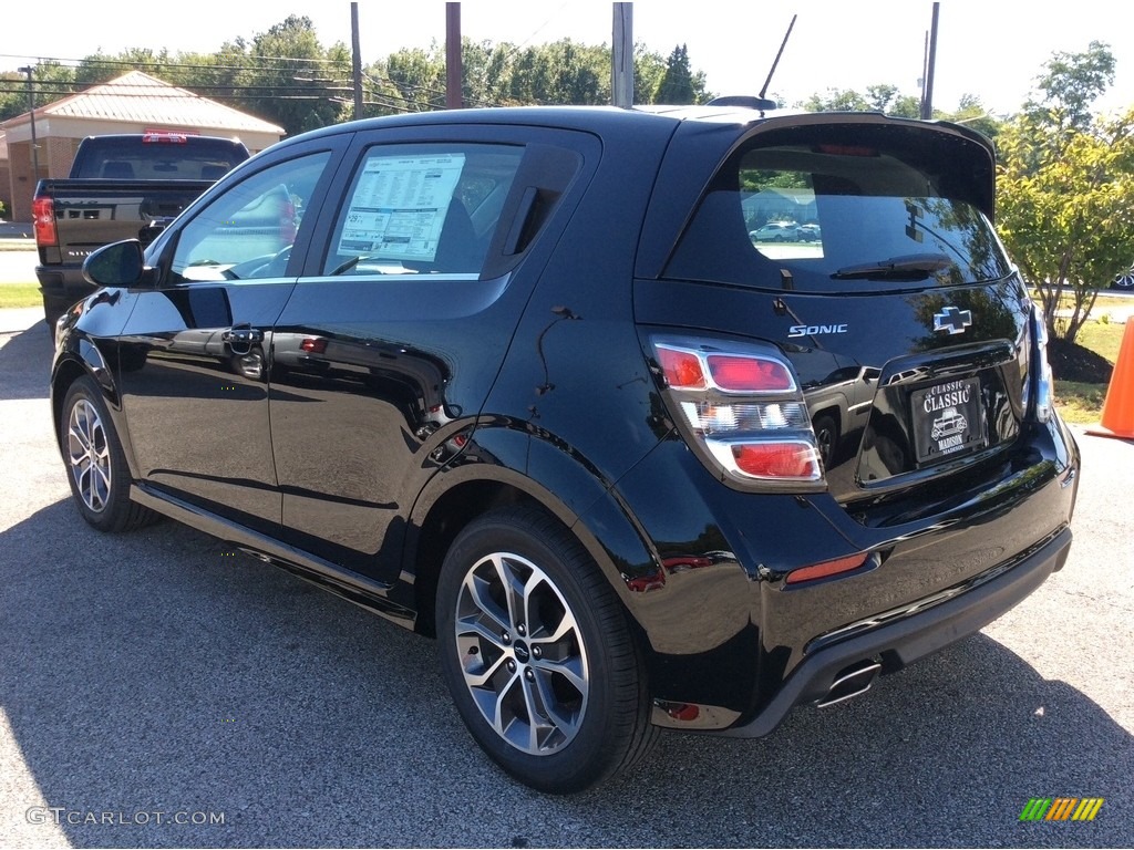 2019 Sonic LT Hatchback - Mosaic Black Metallic / Jet Black photo #7