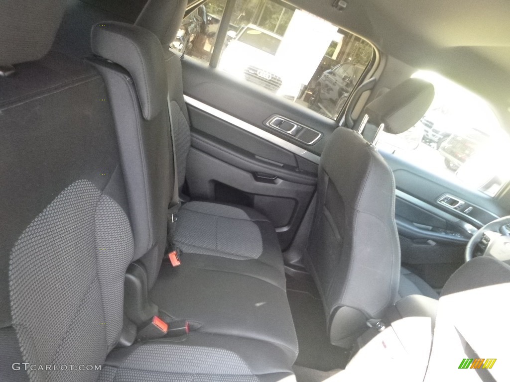 2019 Explorer XLT 4WD - White Platinum / Medium Black photo #10