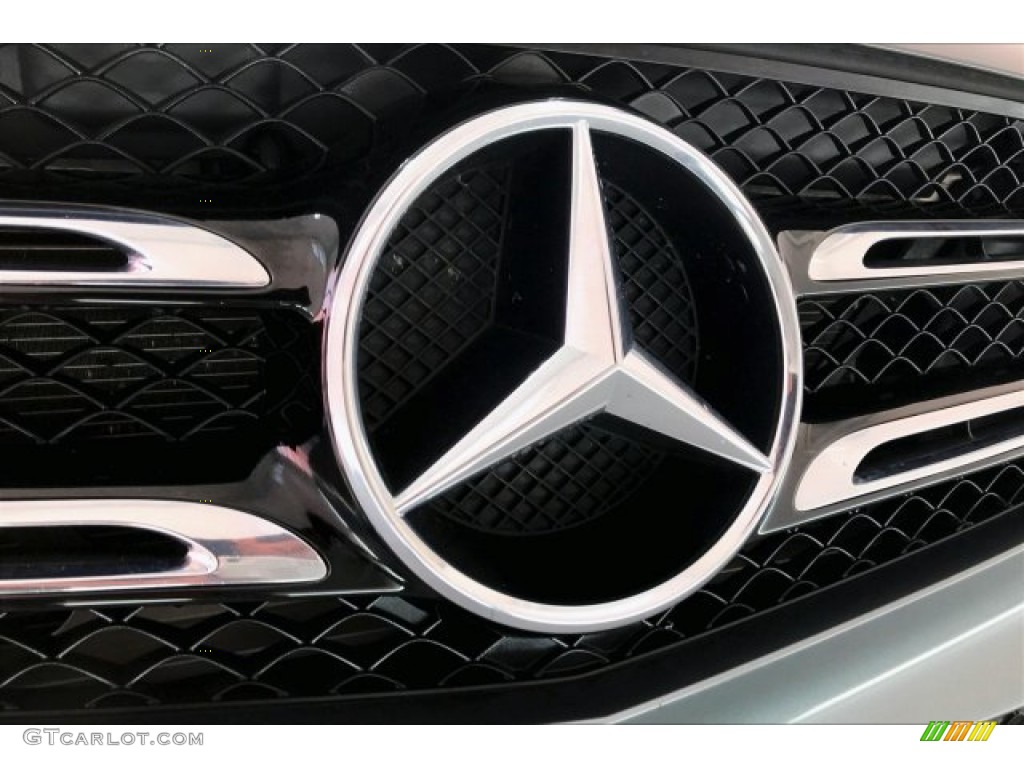 2016 Mercedes-Benz GLC 300 4Matic Marks and Logos Photos