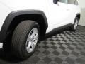 Super White - RAV4 XLE Photo No. 9
