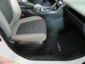 Super White - RAV4 XLE Photo No. 39