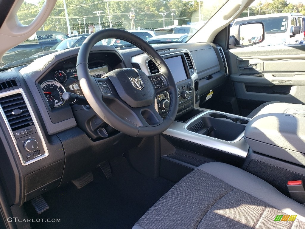 2019 1500 Classic Warlock Quad Cab 4x4 - Diamond Black Crystal Pearl / Black/Diesel Gray photo #7
