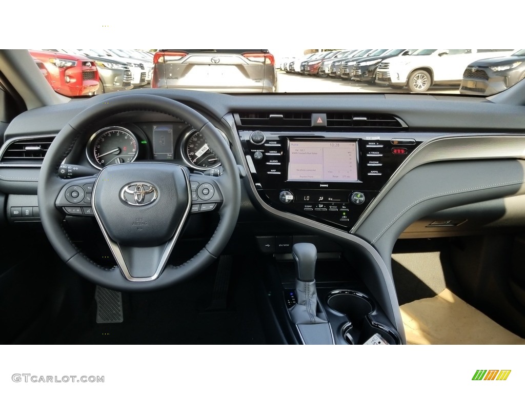 2020 Toyota Camry SE Black Dashboard Photo #135291722