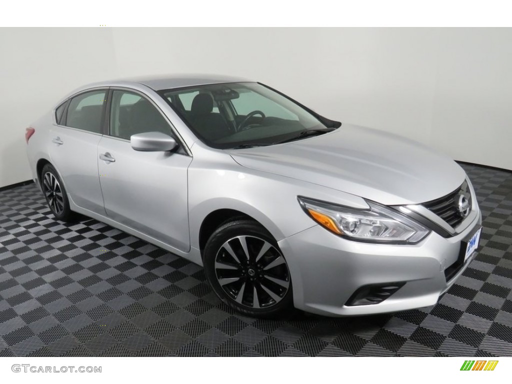 2018 Altima 2.5 SV - Brilliant Silver / Charcoal photo #3
