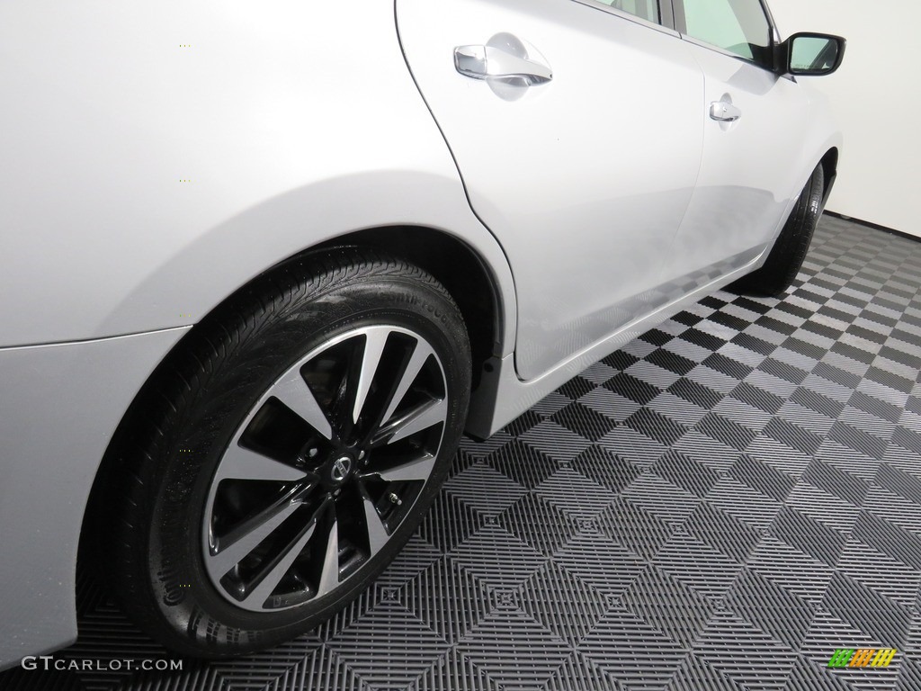 2018 Altima 2.5 SV - Brilliant Silver / Charcoal photo #16