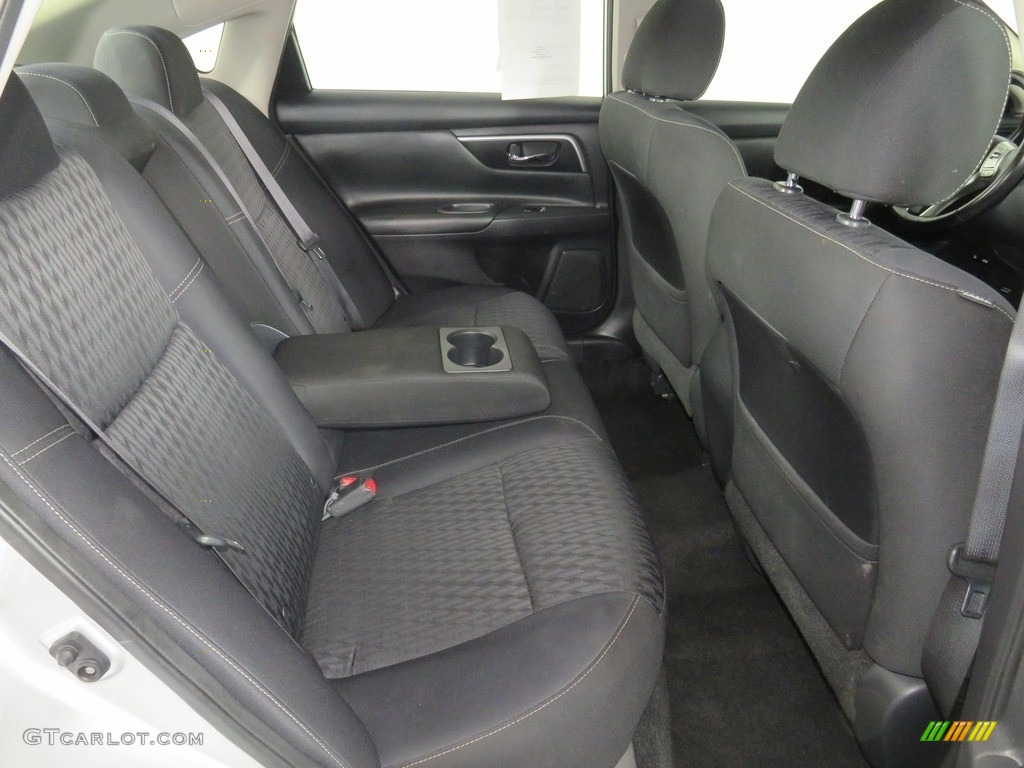 2018 Altima 2.5 SV - Brilliant Silver / Charcoal photo #35