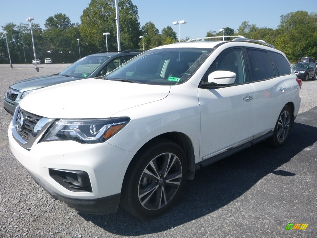 2018 Pathfinder Platinum 4x4 - Pearl White / Charcoal photo #5
