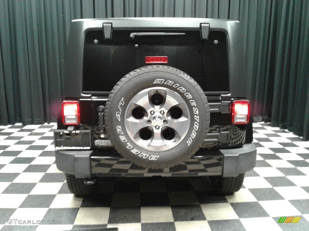 2017 Wrangler Sahara 4x4 - Black / Black/Dark Saddle photo #7