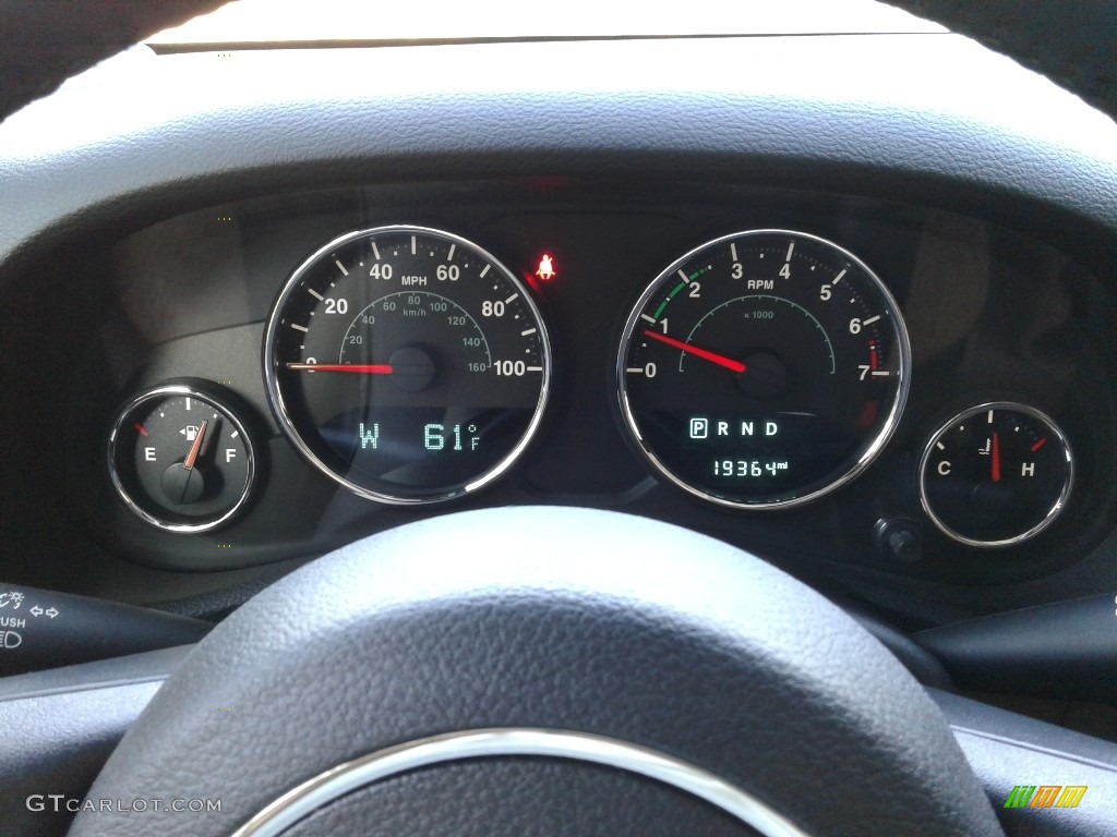 2017 Wrangler Sahara 4x4 - Black / Black/Dark Saddle photo #18