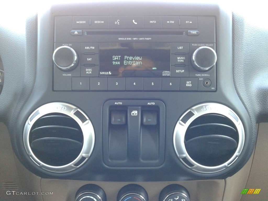 2017 Wrangler Sahara 4x4 - Black / Black/Dark Saddle photo #20