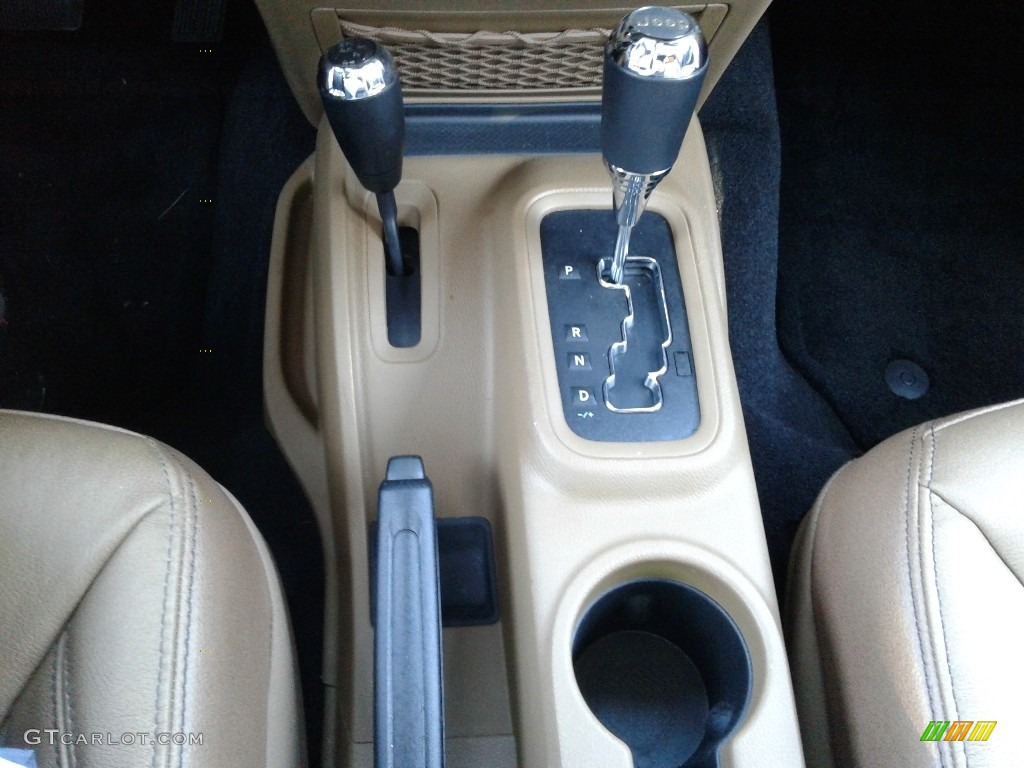 2017 Wrangler Sahara 4x4 - Black / Black/Dark Saddle photo #22