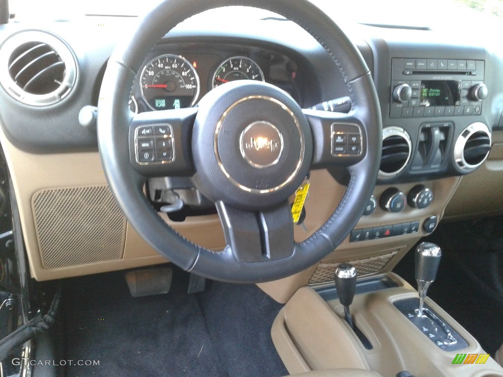 2017 Wrangler Sahara 4x4 - Black / Black/Dark Saddle photo #23