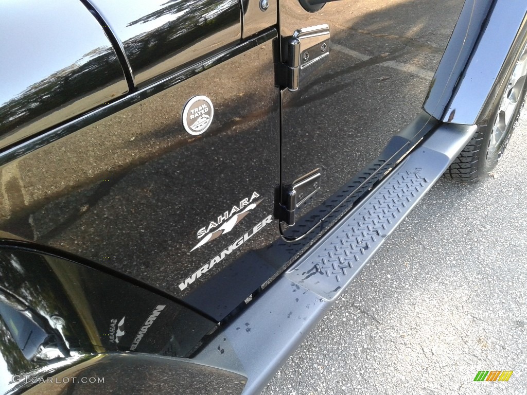 2017 Wrangler Sahara 4x4 - Black / Black/Dark Saddle photo #24
