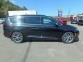 2020 Brilliant Black Crystal Pearl Chrysler Pacifica Limited  photo #7