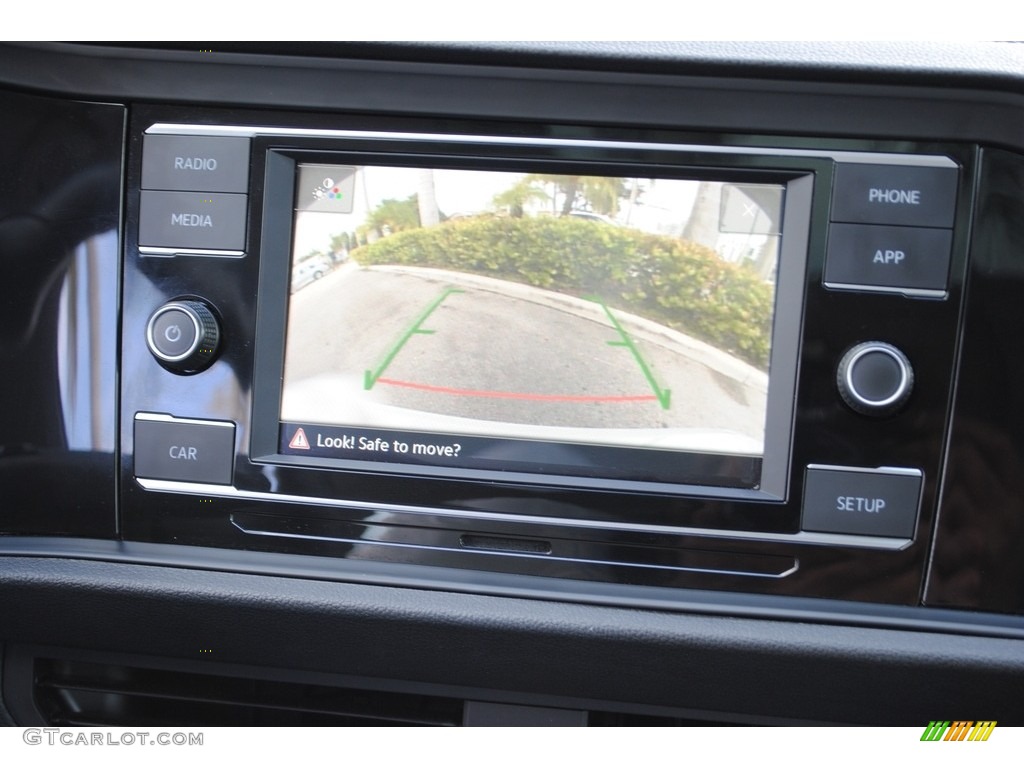 2019 Volkswagen Jetta SE Navigation Photos