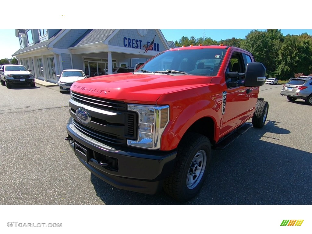 2019 F350 Super Duty XL SuperCab 4x4 - Race Red / Earth Gray photo #3