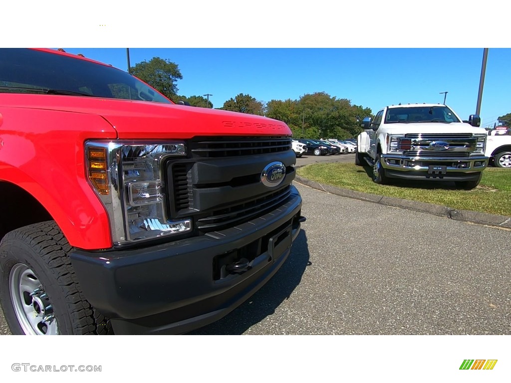 2019 F350 Super Duty XL SuperCab 4x4 - Race Red / Earth Gray photo #25