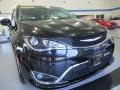 2017 Brilliant Black Crystal Pearl Chrysler Pacifica Touring L  photo #12