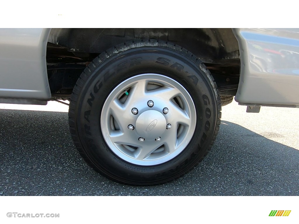 2011 E Series Van E150 Commercial - Ingot Silver Metallic / Medium Flint photo #16