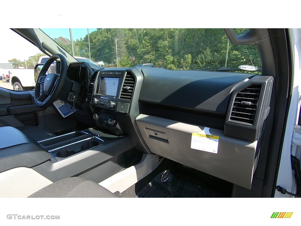 2019 F150 XL SuperCab 4x4 - Oxford White / Earth Gray photo #24