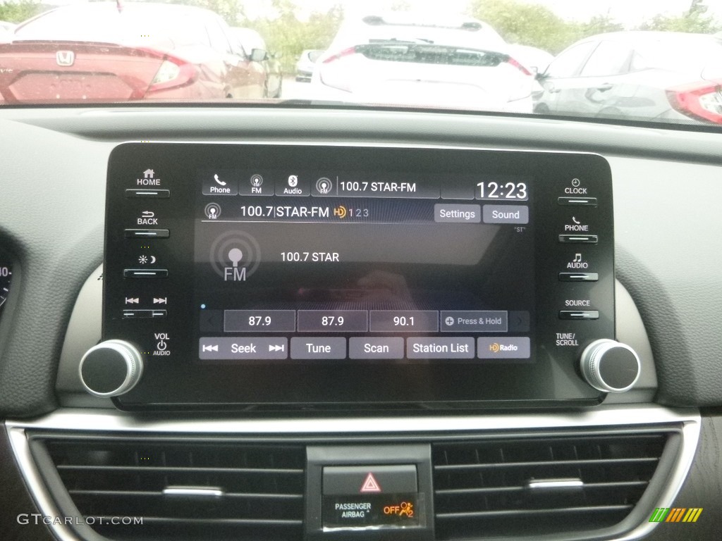2019 Honda Accord EX Sedan Controls Photo #135316747
