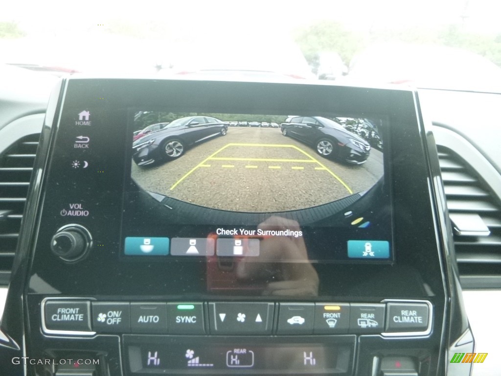 2020 Honda Odyssey EX-L Controls Photo #135318085