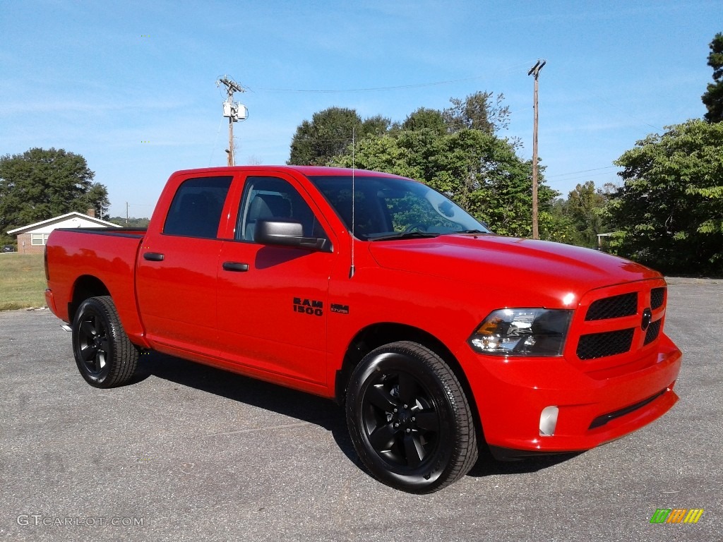 2018 1500 Express Crew Cab 4x4 - Flame Red / Black/Diesel Gray photo #4