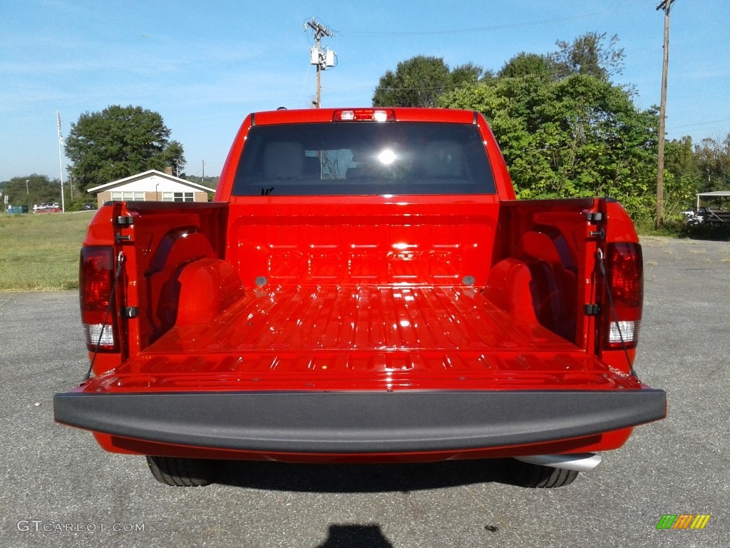 2018 1500 Express Crew Cab 4x4 - Flame Red / Black/Diesel Gray photo #12