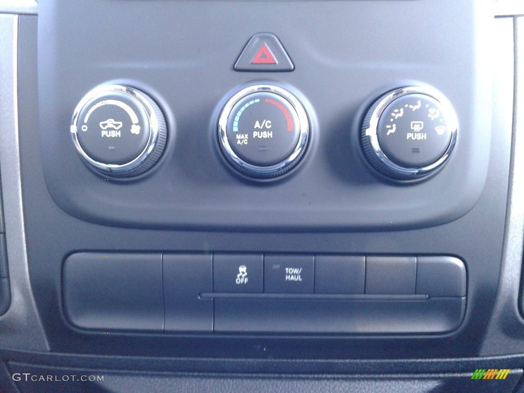 2018 1500 Express Crew Cab 4x4 - Flame Red / Black/Diesel Gray photo #22