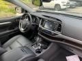 2019 Midnight Black Metallic Toyota Highlander XLE AWD  photo #25