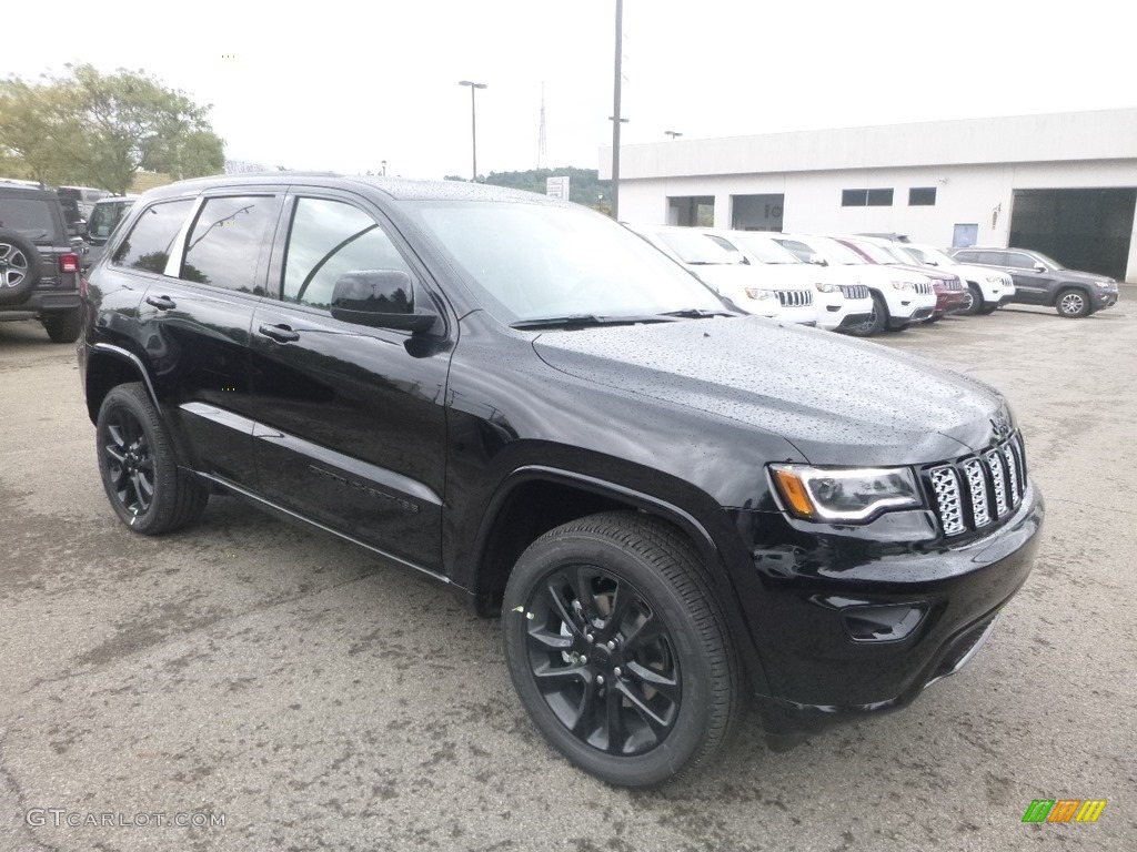 Diamond Black Crystal Pearl 2020 Jeep Grand Cherokee Laredo 4x4 Exterior Photo #135323128