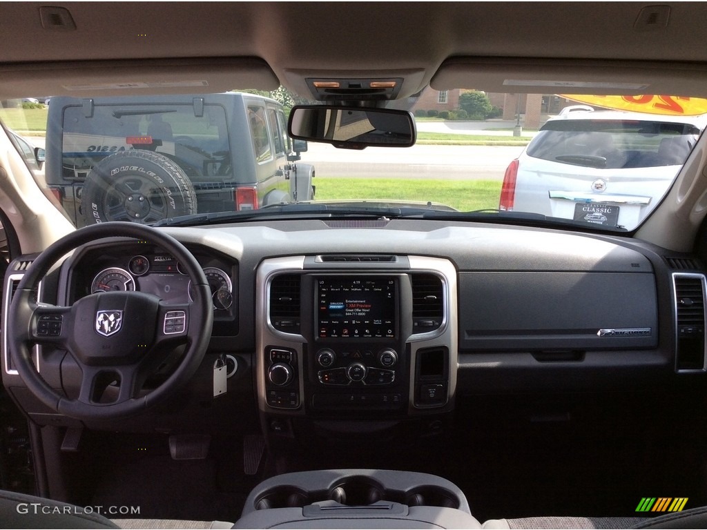 2019 1500 Classic Big Horn Crew Cab 4x4 - Granite Crystal Metallic / Black/Diesel Gray photo #18