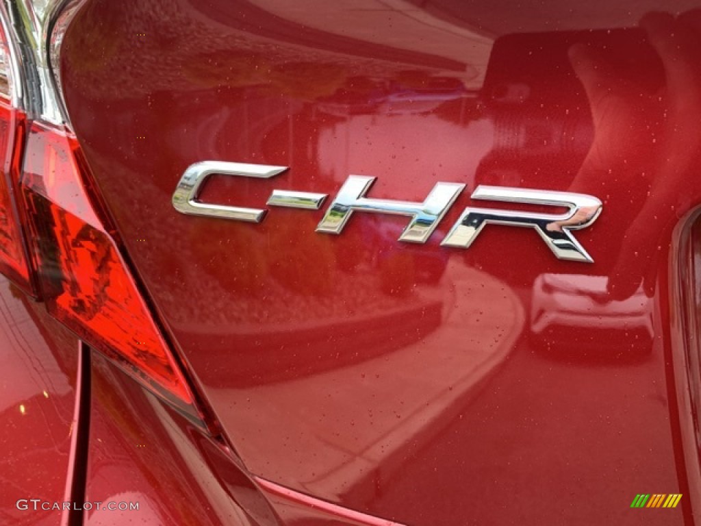 2019 Toyota C-HR XLE Marks and Logos Photos