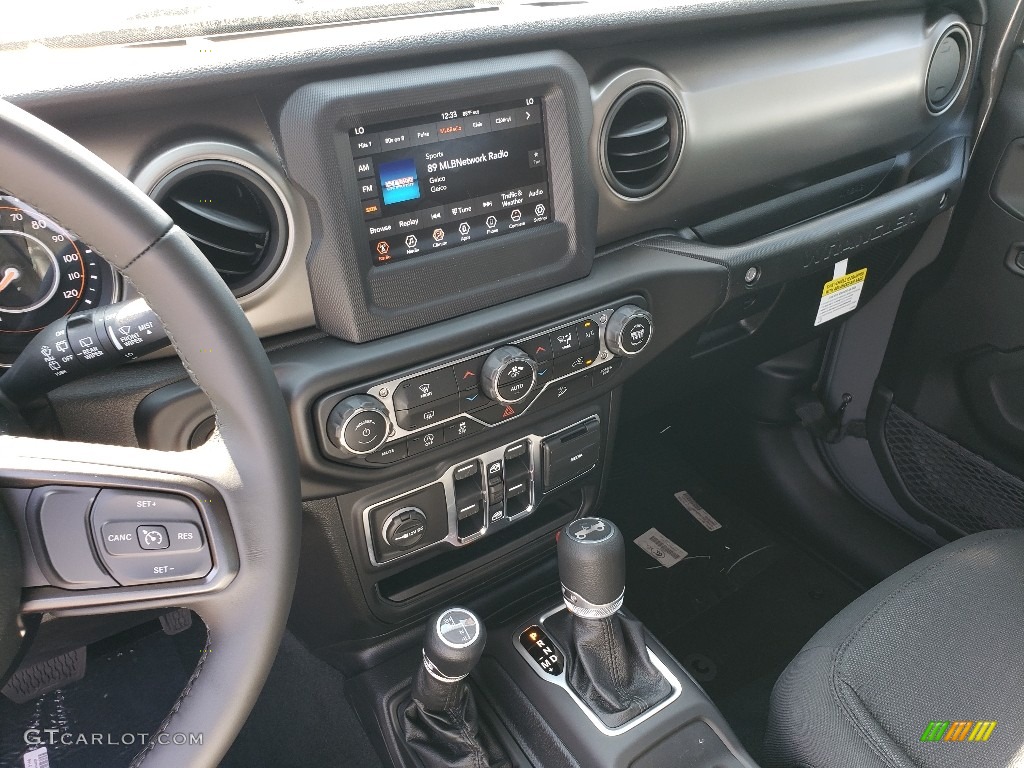 2020 Jeep Wrangler Unlimited Sport 4x4 Black Dashboard Photo #135326521