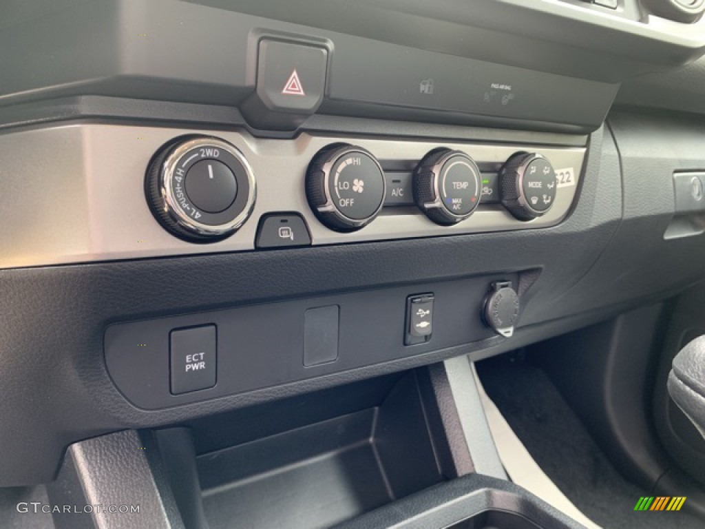 2019 Toyota Tacoma SR Double Cab 4x4 Controls Photo #135327688