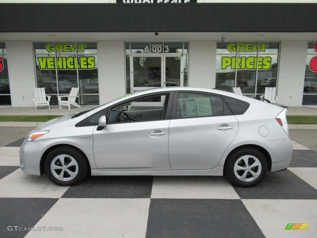 2015 Prius Two Hybrid - Classic Silver Metallic / Misty Gray photo #1