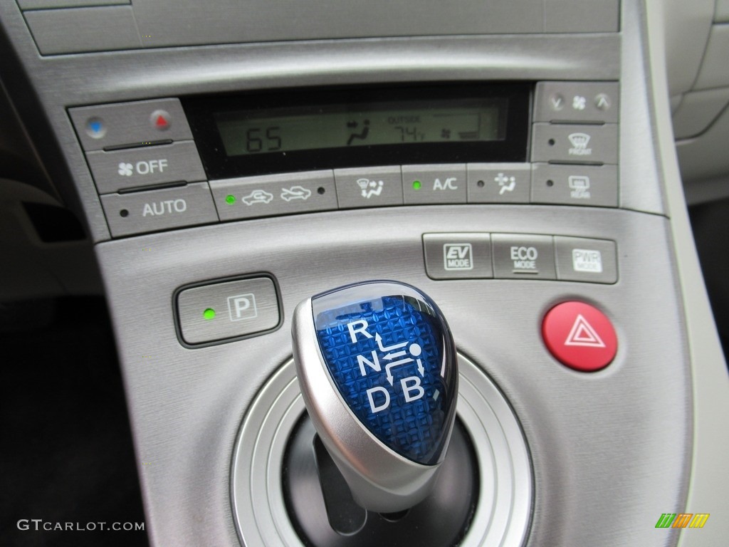 2015 Prius Two Hybrid - Classic Silver Metallic / Misty Gray photo #17