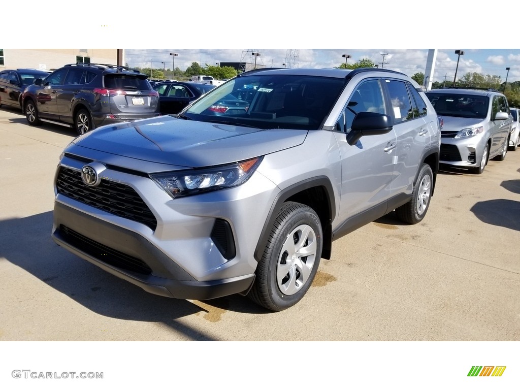 2019 RAV4 LE - Silver Sky Metallic / Black photo #1