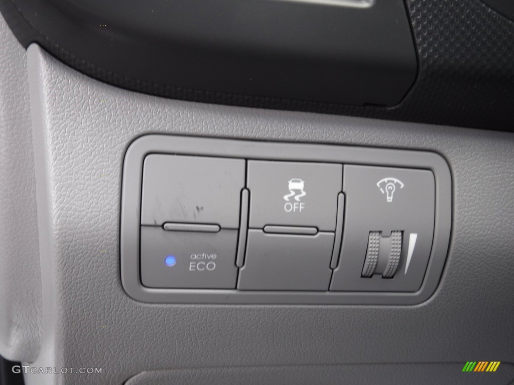 2016 Accent SE Sedan - Century White / Gray photo #10