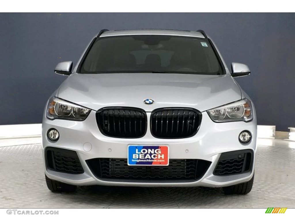 2016 X1 xDrive28i - Glacier Silver Metallic / Black photo #2