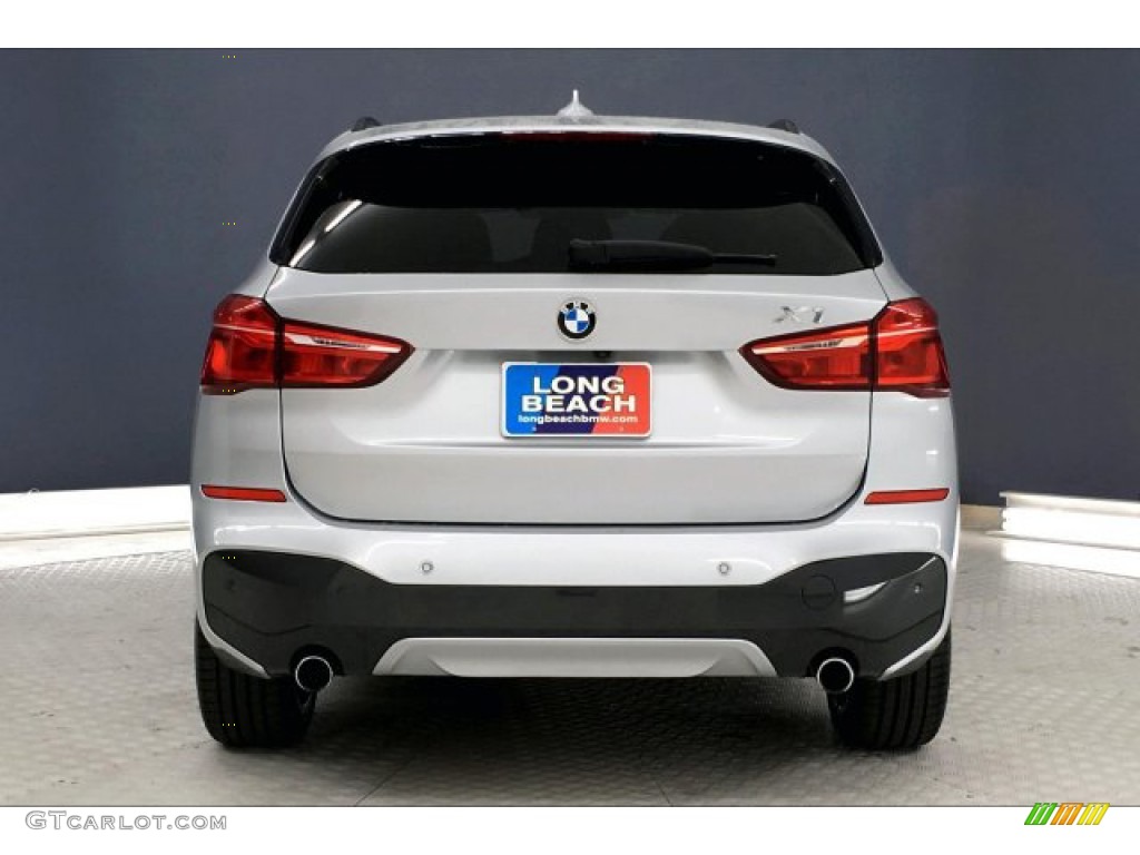 2016 X1 xDrive28i - Glacier Silver Metallic / Black photo #3
