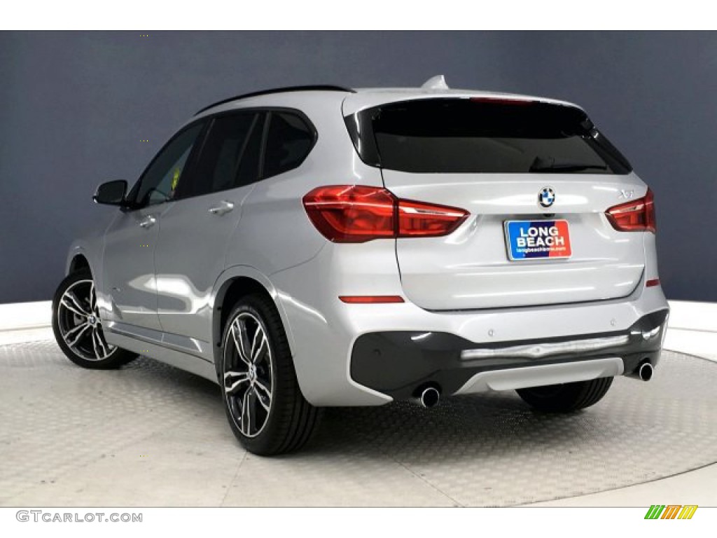 2016 X1 xDrive28i - Glacier Silver Metallic / Black photo #10