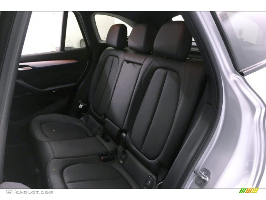 2016 X1 xDrive28i - Glacier Silver Metallic / Black photo #33