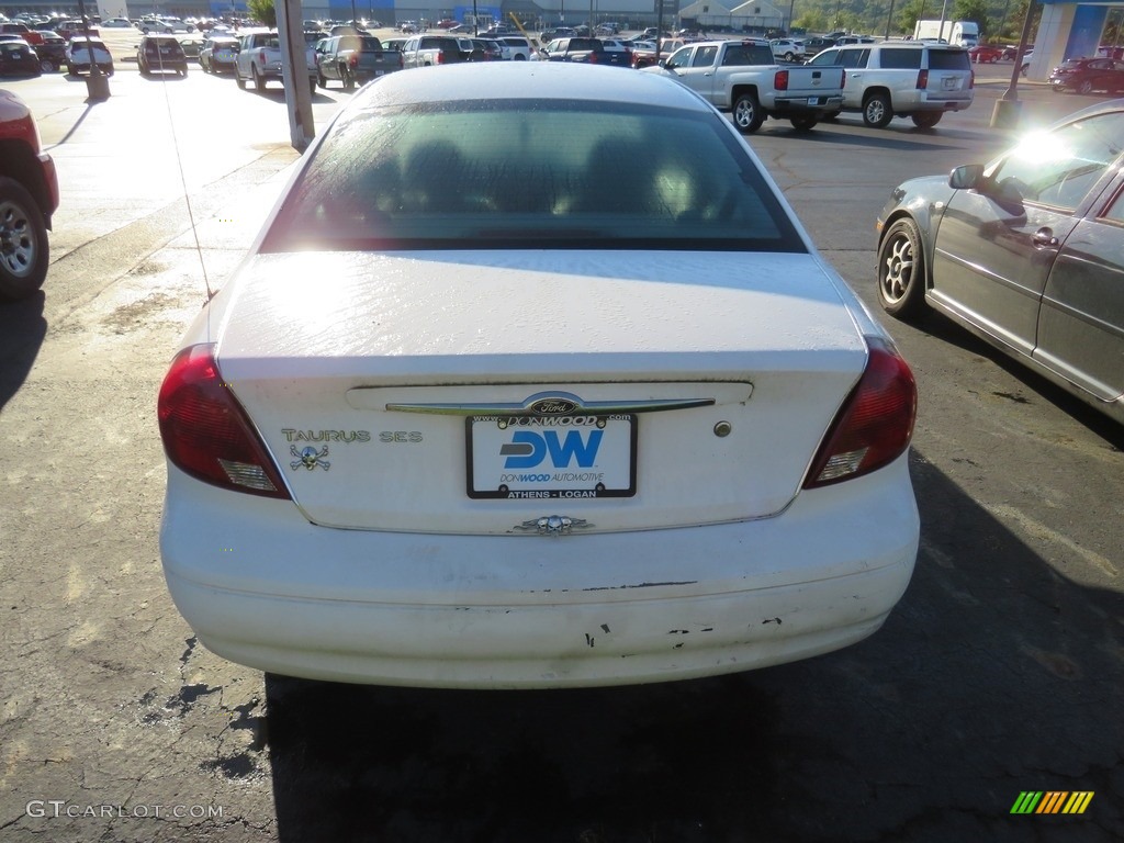 2003 Taurus SES - Vibrant White / Dark Charcoal photo #8